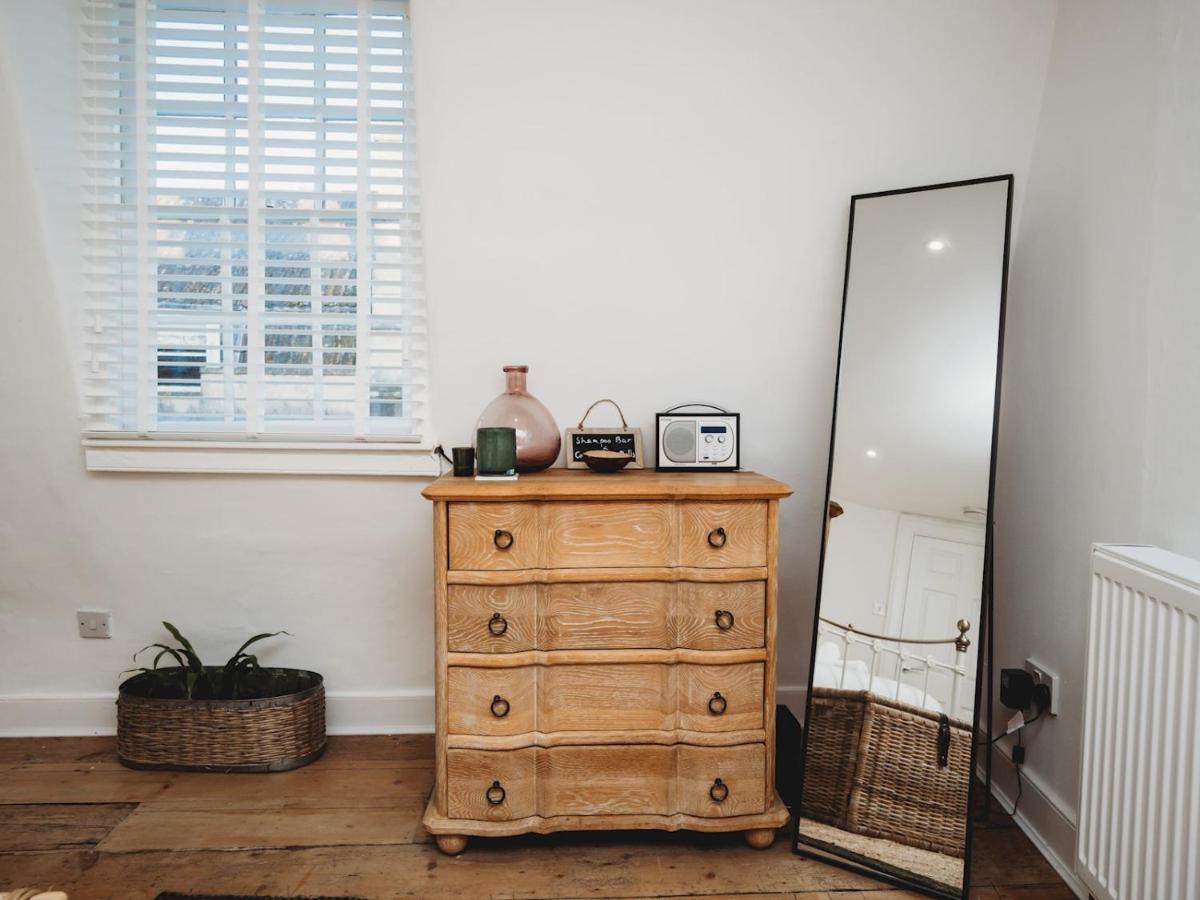 Pass The Keys Stylish 2 Bed Eco Flat In The Heart Of Bath Apartment Bagian luar foto