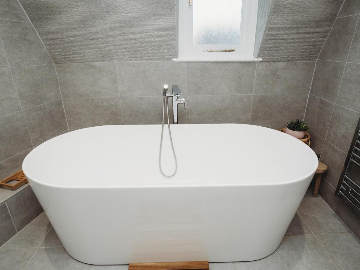 Pass The Keys Stylish 2 Bed Eco Flat In The Heart Of Bath Apartment Bagian luar foto